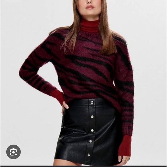 Only Sweaters - ONLY Onlranja Red Abstract Tiger Stripe Sweater
